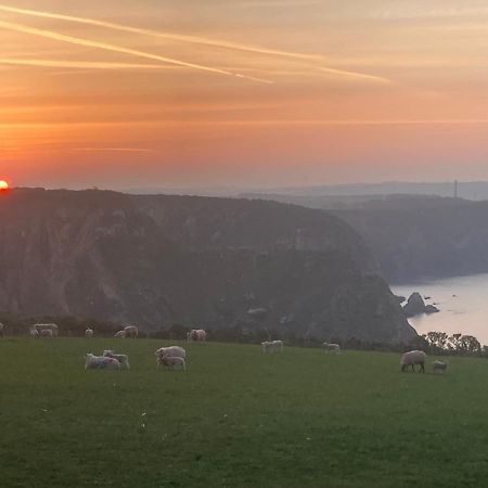 Coast Path Camping Hotel Haverfordwest Bagian luar foto